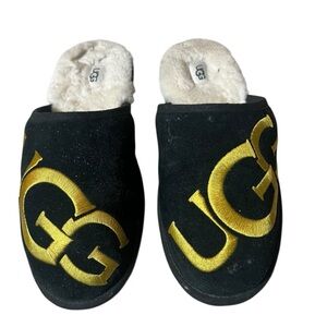 UGG Scuff Logo Men Black Gold Suede Sheepskin Slippers Size 11 1108192‎